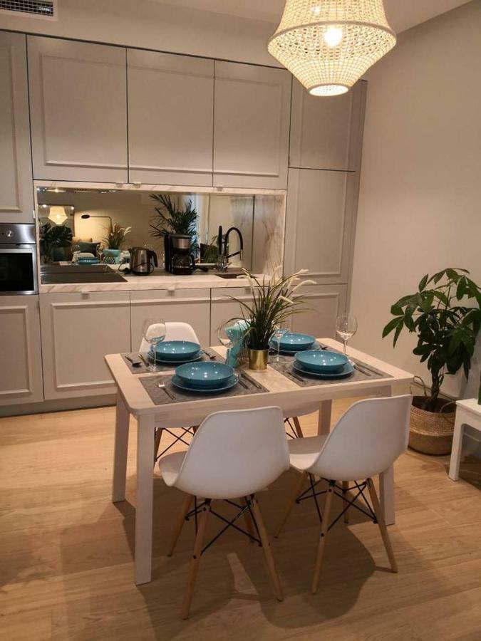 Explore Madrid From A Warm Apartment With Patio At A Newly Refurbished Manorial Building Exterior foto