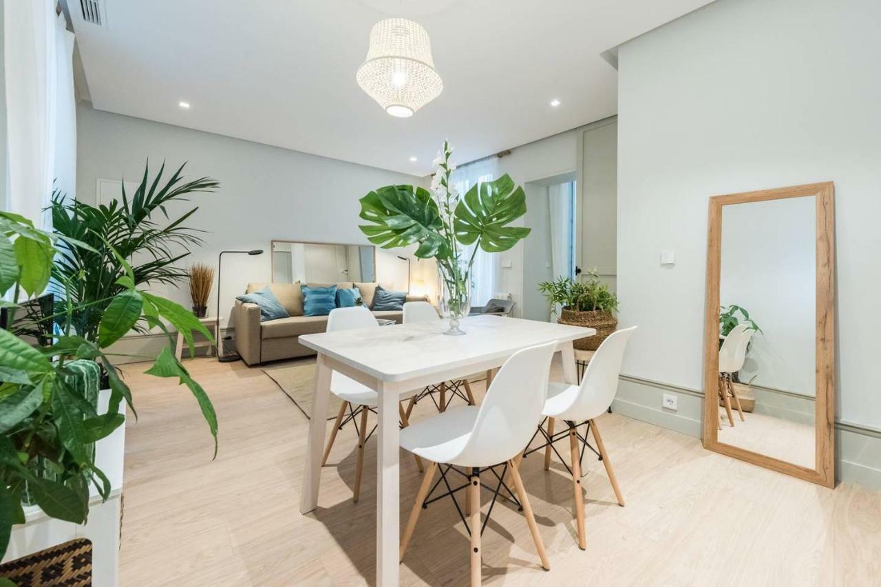 Explore Madrid From A Warm Apartment With Patio At A Newly Refurbished Manorial Building Exterior foto