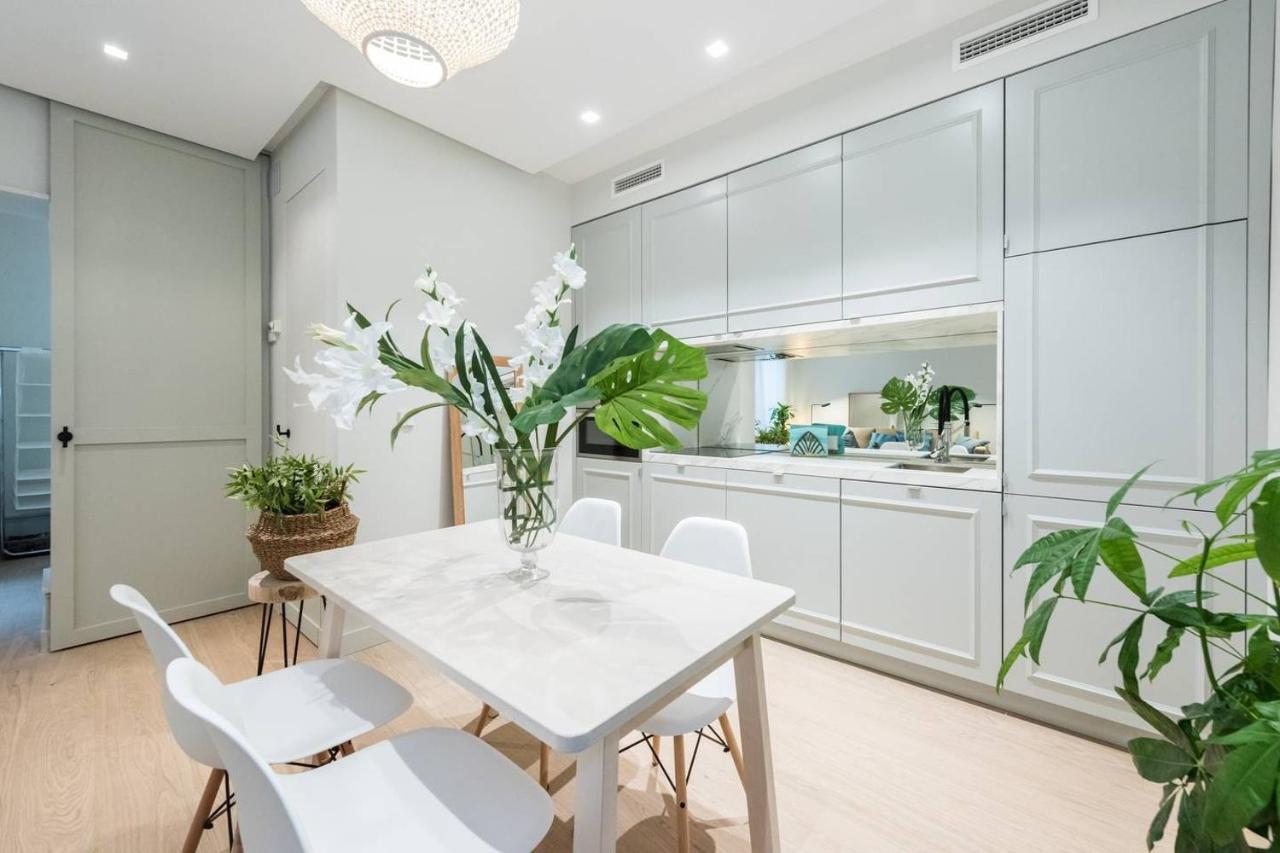 Explore Madrid From A Warm Apartment With Patio At A Newly Refurbished Manorial Building Exterior foto