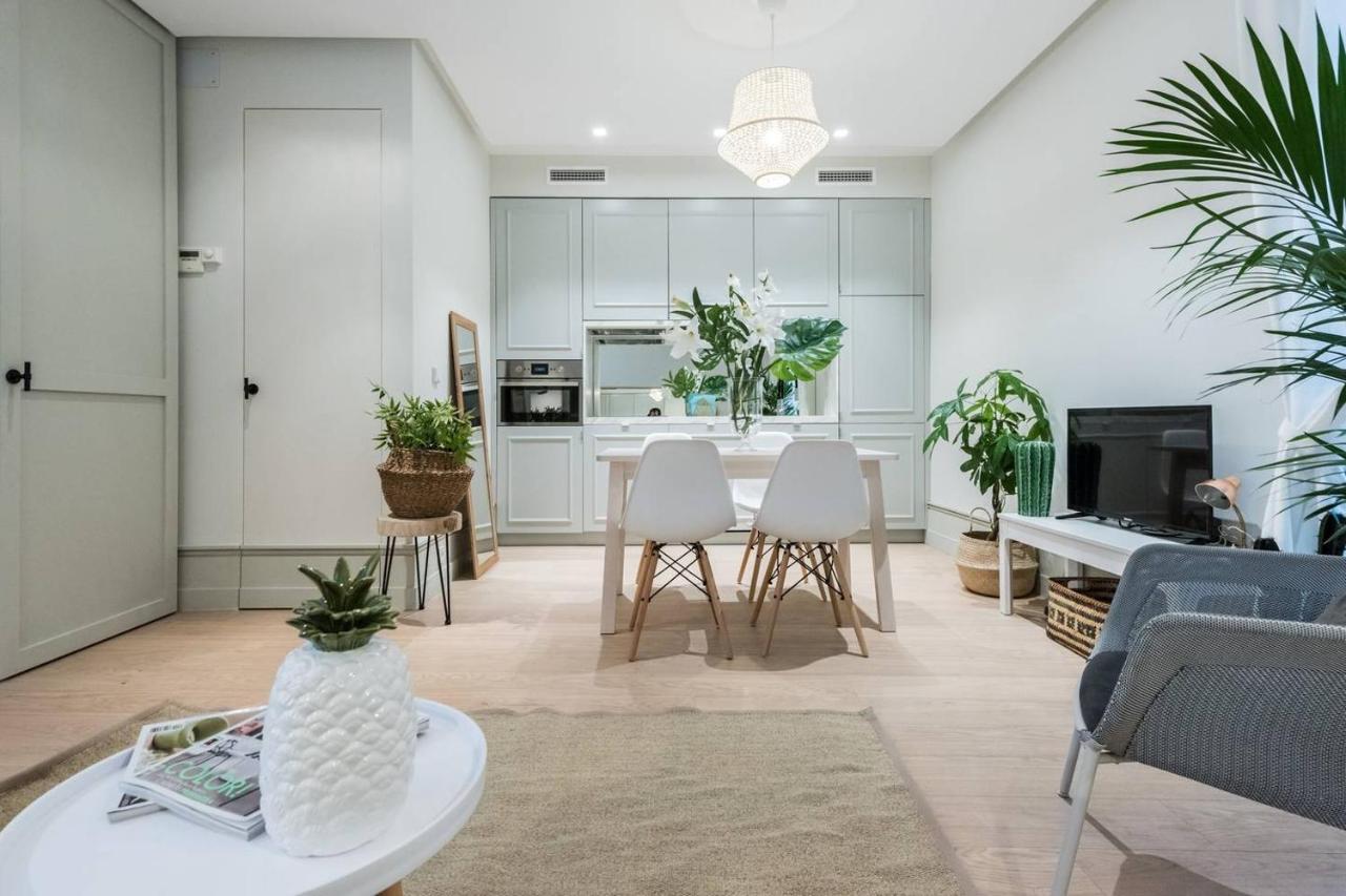 Explore Madrid From A Warm Apartment With Patio At A Newly Refurbished Manorial Building Exterior foto